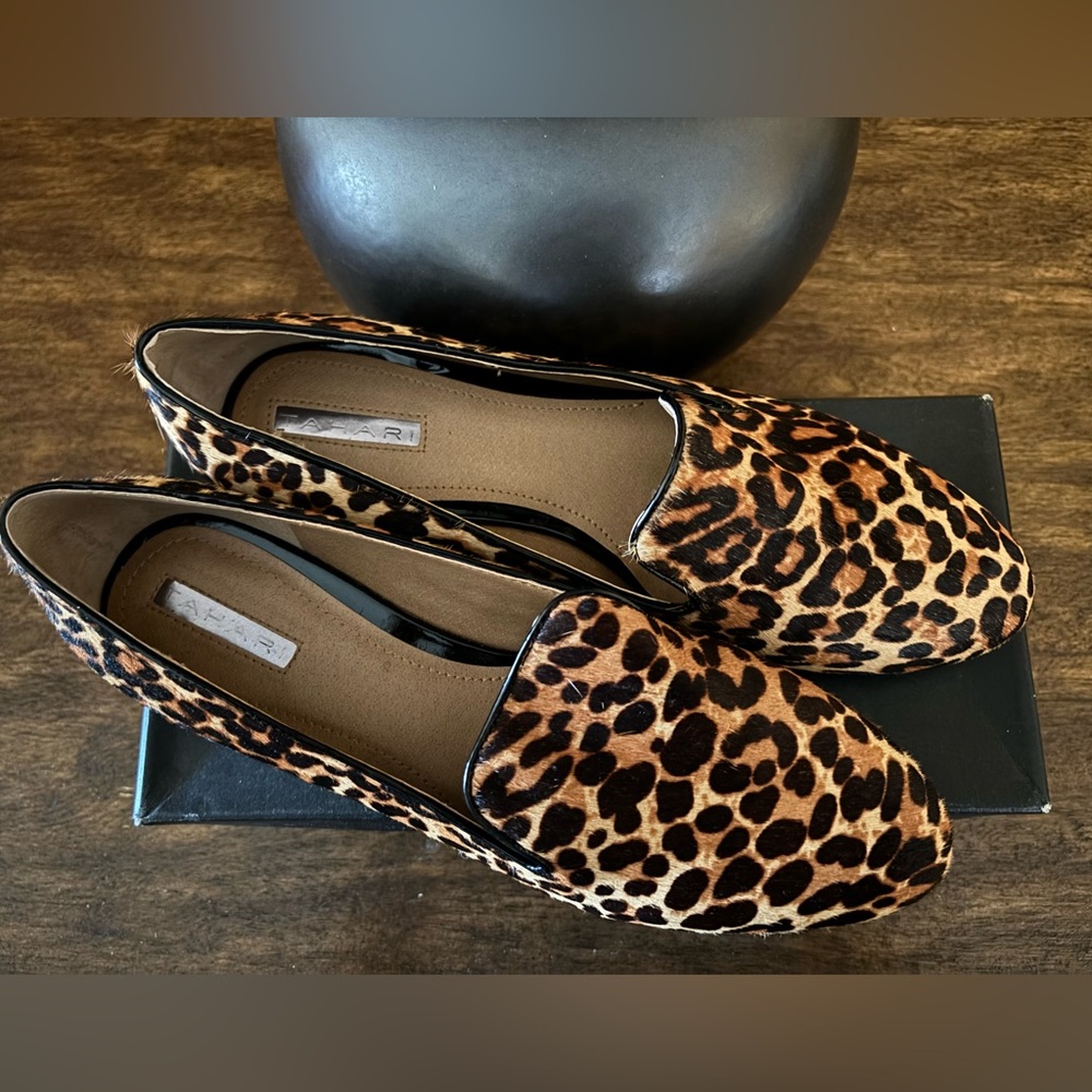 Ta-Foley by Tahari, gently worn, women’s size 10, casual shoes.